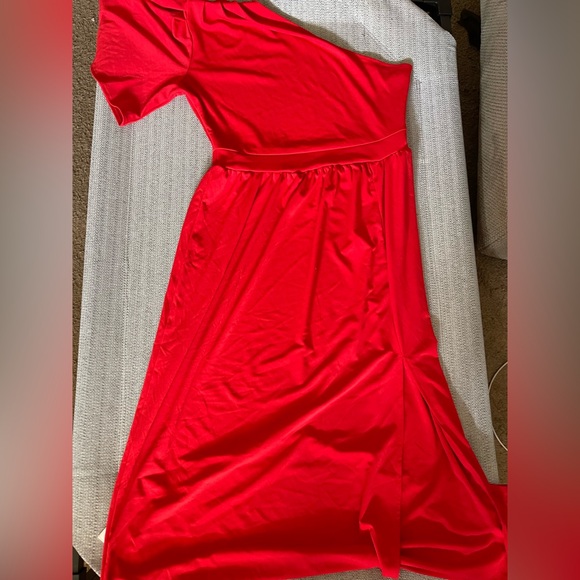 Elegant Red One-Shoulder Dress - Picture 1 of 1